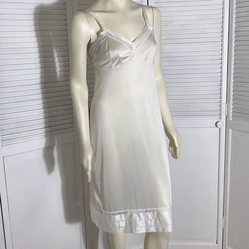 Vintage Lorraine Size 36 Tall Made in USA 100% Antron III Nylon White Full Slip - Picture 1 of 15